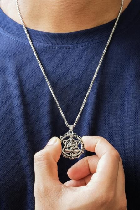 SHRI MANDIR SHOP™ Shree Yantra with Hanuman Raksha Pendant with Chain